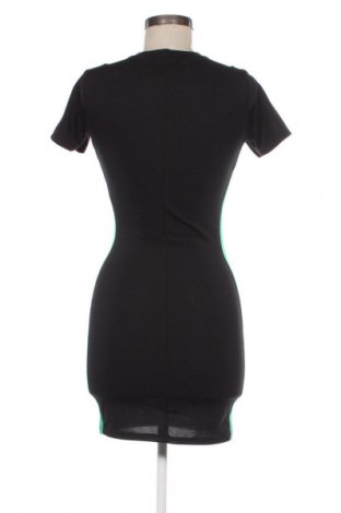 Šaty  Pull&Bear, Velikost S, Barva Černá, Cena  79,00 Kč