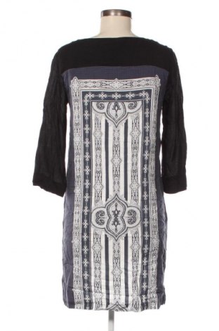 Kleid Silvian Heach, Größe S, Farbe Mehrfarbig, Preis 2,99 €