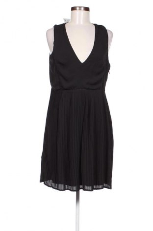 Ruha VILA, Méret M, Szín Fekete, Ár 6 000 Ft