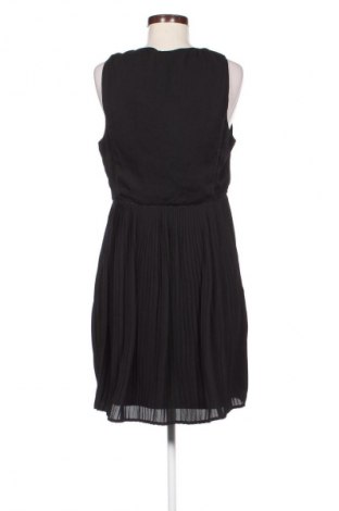 Ruha VILA, Méret M, Szín Fekete, Ár 6 000 Ft