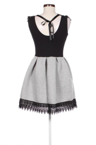 Sukienka Vivi, Rozmiar M, Kolor Kolorowy, Cena 20,99 zł