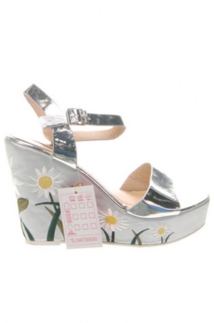 Σανδάλια Unbranded, Μέγεθος 39, Χρώμα Ασημί, Τιμή 19,69 €