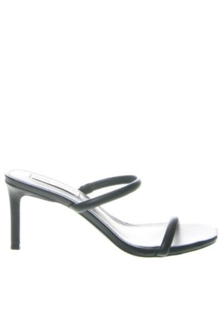 Pantolette Steve Madden, Größe 37, Farbe Schwarz, Preis 51,25 €, #137312367