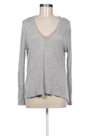Damen Shirt Stradivarius, Größe L, Farbe Grau, Preis 5,91 €, #137321399