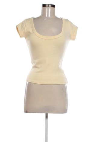 Tricou de femei Zara, Mărime M, Culoare Ecru, Preț 46,99 Lei, #137353115