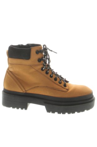Damen Stiefeletten Bershka, Größe 37, Farbe Gelb, Preis 22,00 €, #137362044
