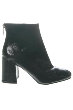Дамски боти Boohoo, Размер 39, Цвят Черен, Цена 37,08 €, #137359357
