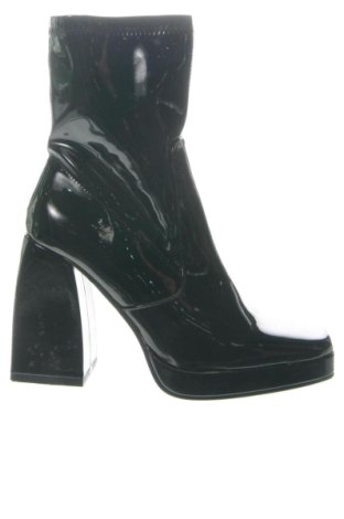 Дамски боти Cropp, Размер 39, Цвят Черен, Цена 27,00 €, #137370733