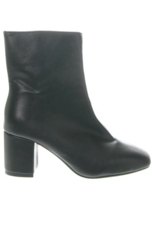 Damskie botki Unbranded, Rozmiar 35, Kolor Biały, Cena 101,60 zł, #137381051