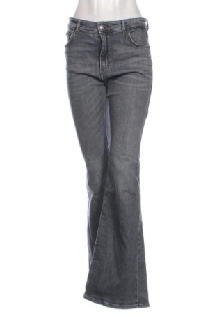 Damskie jeansy Pull&Bear, Rozmiar L, Kolor Szary, Cena 117,18 zł, #137332390