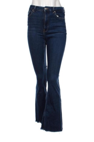 Damskie jeansy Bershka, Rozmiar S, Kolor Niebieski, Cena 63,50 zł, #137334082