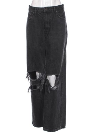 Дамски дънки Bershka, Размер M, Цвят Черен, Цена 11,00 €, #137342021