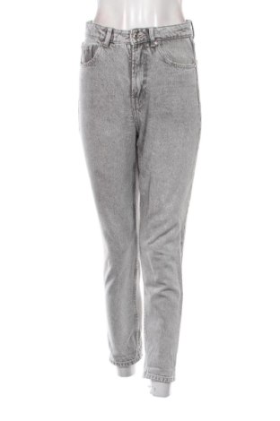 Damskie jeansy Bershka, Rozmiar S, Kolor Szary, Cena 59,27 zł, #137343068