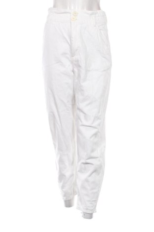 Blugi de femei Zara, Mărime S, Culoare Alb, Preț 62,99 Lei, #137346256