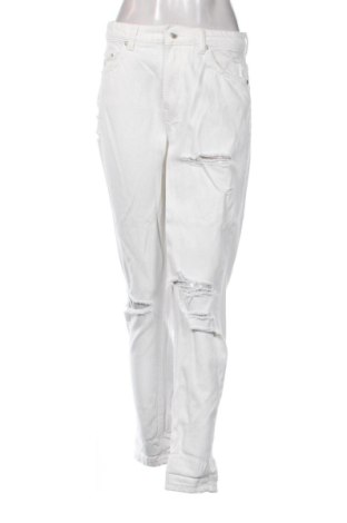 Női farmernadrág Bershka, Méret M, Szín Fehér, Ár 4 965 Ft, #137348861