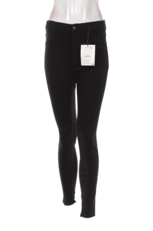 Дамски дънки Pull&Bear, Размер M, Цвят Черен, Цена 21,00 €, #137353184