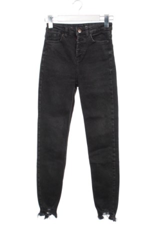 Дамски дънки Bershka, Размер XXS, Цвят Черен, Цена 9,34 €, #137353946
