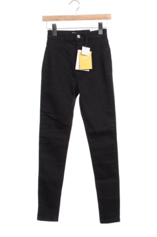 Дамски дънки Pull&Bear, Размер XXS, Цвят Черен, Цена 23,43 €, #137374962