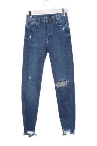 Blugi de femei Bershka, Mărime XS, Culoare Albastru, Preț 52,49 Lei, #137382298