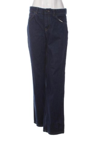 Damskie jeansy Bershka, Rozmiar M, Kolor Niebieski, Cena 80,44 zł, #137339856