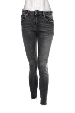 Дамски дънки Zara, Размер S, Цвят Сив, Цена 37,40 €, #137341939