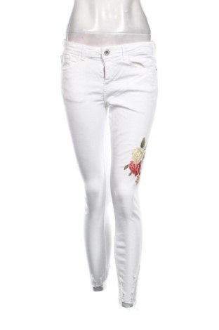 Blugi de femei Zara, Mărime M, Culoare Alb, Preț 196,32 Lei, #137342137