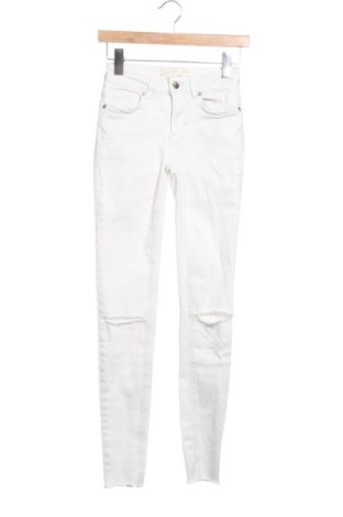 Blugi de femei Pieces, Mărime XXS, Culoare Alb, Preț 62,99 Lei, #137358620