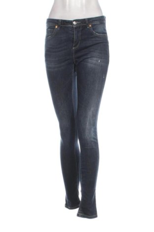 Damskie jeansy United Colors Of Benetton, Rozmiar S, Kolor Niebieski, Cena 71,97 zł, #137384968