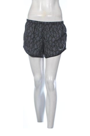 Pantaloni scurți de femei Nike, Mărime M, Culoare Multicolor, Preț 89,23 Lei, #137384312