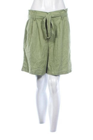 Pantaloni scurți de femei Beloved, Mărime M, Culoare Verde, Preț 41,99 Lei, #137334701