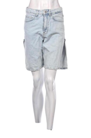 Pantaloni scurți de femei Defacto, Mărime S, Culoare Albastru, Preț 96,90 Lei, #137342232