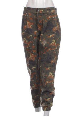Damskie spodnie Pull&Bear, Rozmiar M, Kolor Kolorowy, Cena 21,17 zł, #137368866