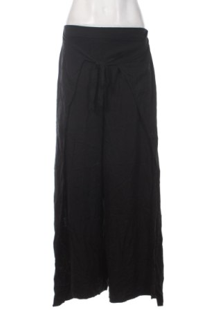 Dámske nohavice Pull&Bear, Veľkosť L, Farba Čierna, Cena  9,33 €, #137317174