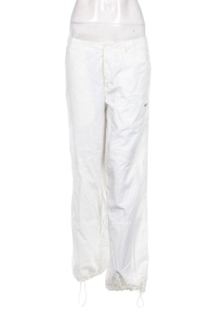 Női nadrág Nike, Méret M, Szín Fehér, Ár 10 940 Ft, #137339073