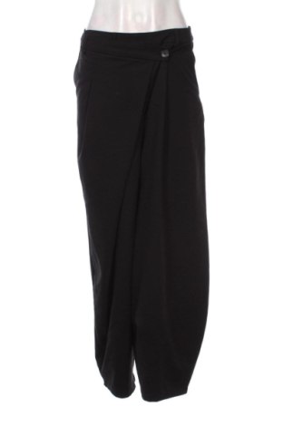 Pantaloni de femei Bershka, Mărime L, Culoare Negru, Preț 58,27 Lei, #137360337