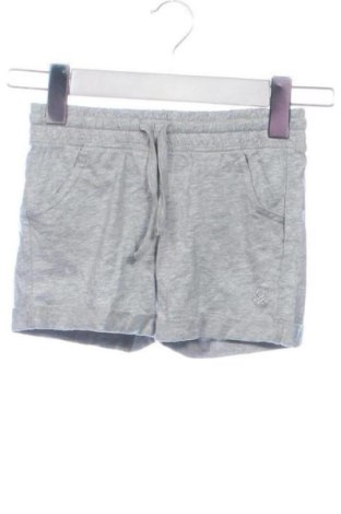 Детски къс панталон United Colors Of Benetton, Размер 4-5y/ 110-116 см, Цвят Сив, Цена 15,00 €, #137340917