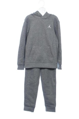 Dětská sportovní souprava Air Jordan Nike, Velikost 6-7y/ 122-128 cm, Barva Šedá, Cena  1 899,00 Kč, #137373562