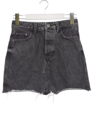 Spódnica Bershka, Rozmiar XS, Kolor Szary, Cena 46,57 zł, #137235754