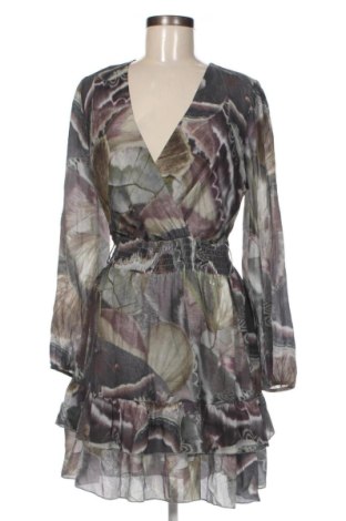 Рокля Guess, Размер S, Цвят Многоцветен, Цена 37,34 €, #137347509