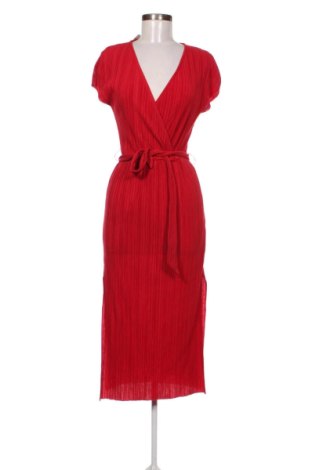 Sukienka Bershka, Rozmiar S, Kolor Czerwony, Cena 93,14 zł, #137400911