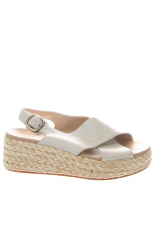Sandalen Clarks, Größe 38, Farbe Ecru, Preis 56,39 €, #137341975