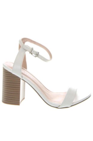 Sandalen New Look, Größe 37, Farbe Weiß, Preis 18,00 €, #137339977