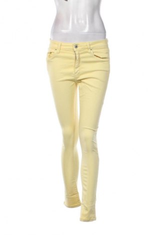 Blugi de femei Pepe Jeans, Mărime M, Culoare Galben, Preț 165,99 Lei