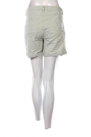 Дамски къс панталон Amisu, Размер L, Цвят Зелен, Цена 2,55 €