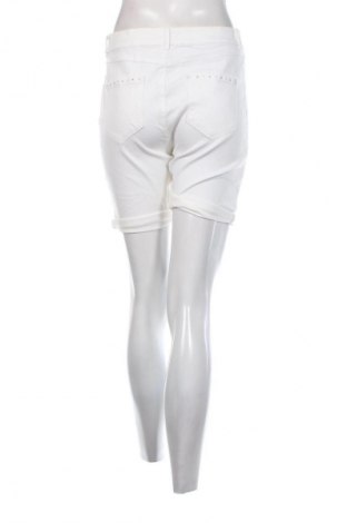 Damen Shorts Armand Thiery, Größe M, Farbe Weiß, Preis 2,99 €