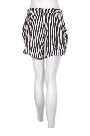 Dámské kraťasy  H&M, Velikost L, Barva Vícebarevné, Cena  89,00 Kč