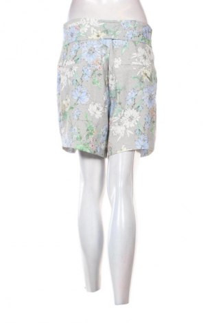Dámské kraťasy  H&M, Velikost M, Barva Vícebarevné, Cena  149,00 Kč