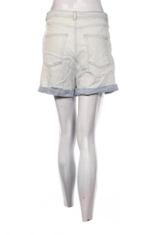 Дамски къс панталон Kiabi, Размер M, Цвят Бял, Цена 3,06 €