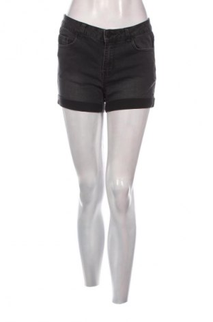 Дамски къс панталон Pieces, Размер M, Цвят Черен, Цена 8,02 €