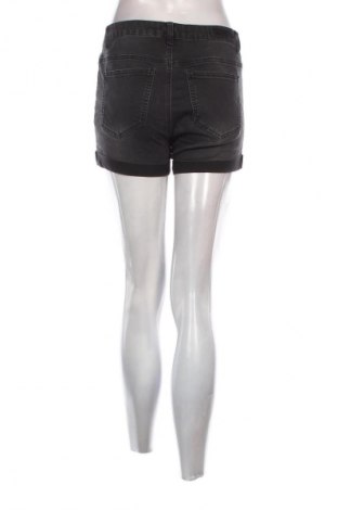 Дамски къс панталон Pieces, Размер M, Цвят Черен, Цена 8,02 €